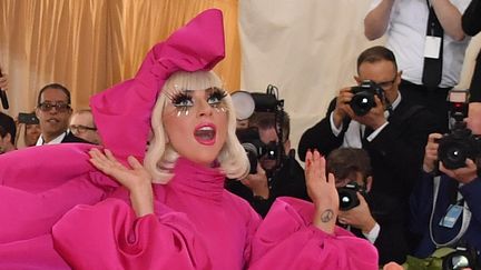 Lady Gaga à son arrivée au Met Gala, au Metropolitan Museum of Art de New York, le 6 mai 2019. (ANGELA WEISS / AFP)