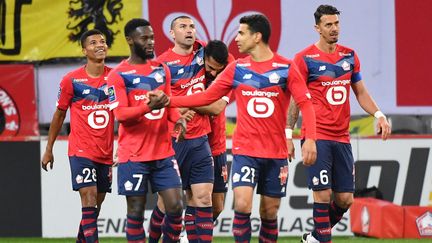 Les Lillois lors de la réception de Nice, au Stade Pierre-Mauroy, le 1er mai 2021. (DENIS CHARLET / AFP)