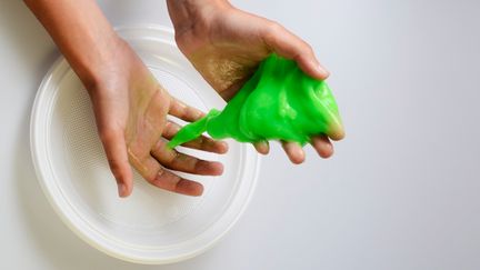  Dégoulinante, visqueuse – en un mot : crado – le "slime" ne sert à rien... sinon à amuser les enfants ! (&copy;Fotolia - Fullempty)