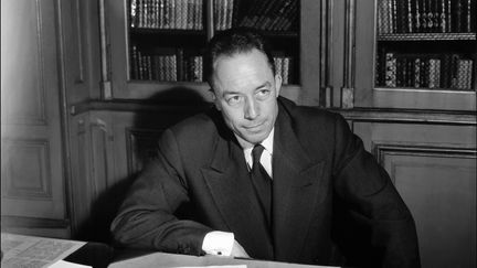 Albert Camus, le 17 octobre 1957 à Paris. (STF / AFP)