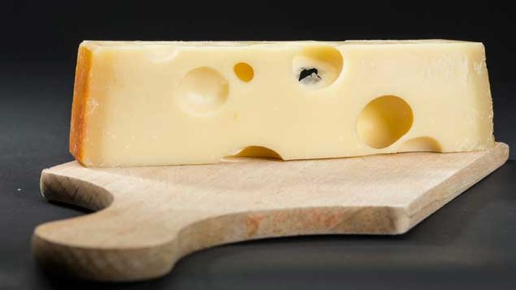 Suisse Le Mystère Des Trous Dans Le Fromage Enfin élucidé 