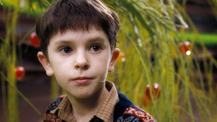 Freddie Highmore dans l'adaptation cinématographique du livre "Charlie et la chocolaterie" de Roald Dahl 
 (WARNER BROS. / COLLECTION CHRISTOPHEL)