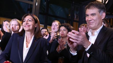 Anne Hidalgo avec le Premier secrétaire du PS Olivier Faure lors de la désignation officielle de la candidate à l'élection présidentielle, le 14 octobre 2021 (THOMAS COEX / AFP)