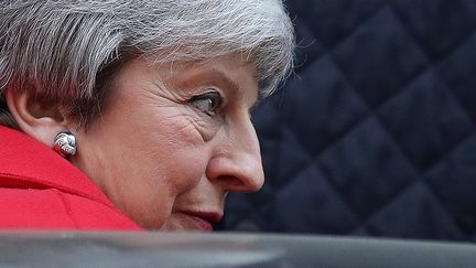 Theresa May, Première ministre britannique monte en voiture après avoir quitté le 10 Downing street à Londres (Grande-Bretagne). (DANIEL LEAL-OLIVAS / AFP)