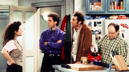 Elaine, Jerry, Kramer et George (Julia Louis-Dreyfus, Jerry Seinfeld, Michael Richards, Jason Alexander) sur le plateau de la s&eacute;rie "Seinfeld". (KOBAL / THE PICTURE DESK / AFP)