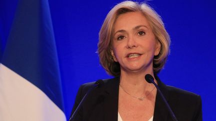 La candidate (LR) Valérie Pecresse lors de son discours depuis son QG, après sa défaite au premier tour de la présidentielle, le 10 avril 2022. (QUENTIN DE GROEVE / HANS LUCAS / AFP)