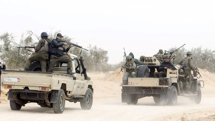 Opération militaire près de Ben Gardane (sud de la Tunisie), près de la frontière libyenne, le 10 mars 2016. (REUTERS - ZOUBEIR SOUISSI / X02856)