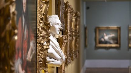 Louis XV fut le seul roi de France à naître et à mourir à Versailles. Longtemps déconsidéré par les historiens, son règne ets marqué par ses passions pour les arts, la nature... et les femmes. (château de Versailles / T. Garnier)