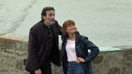 Anthony Delon et Juliet Lemonnier en tournage pour "Meurtre au Mont-Saint-Michel" (France 3 Normandie)