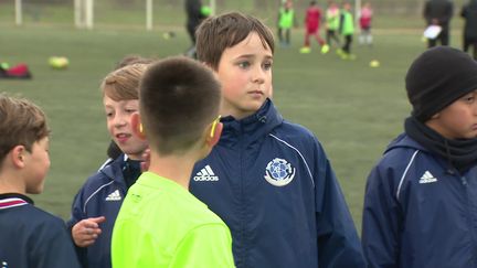 Pavlo, un jeune réfugié ukrainien fait partie de l'équipe de football de Sorbiers dans la Loire (France 3)