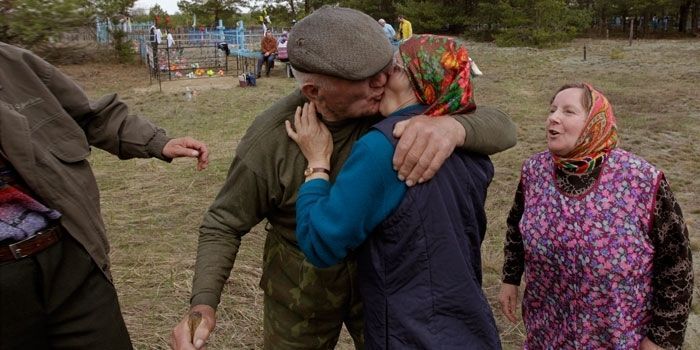 A Radunitsa (Biélorussie), on fête «le jour de la réjouissance», célébré par les fidèles de l'Eglise orthodoxe orientale neuf jours après Pâques. (REUTERS/Vasily Fedosenko)