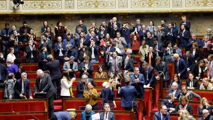 L'aile gauche de l'hémicycle de l'Assemblée nationale, à Paris, après le vote de la motion de rejet visant le projet de loi immigration, le 11 décembre 2023. (LUDOVIC MARIN / AFP)