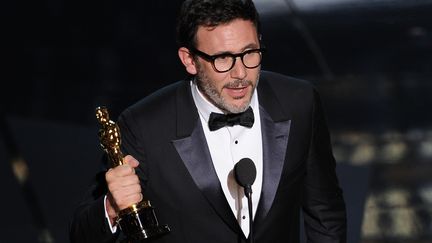 Le r&eacute;alisateur de The Artist, Michel Hazanavicius, lors de la 84e c&eacute;r&eacute;monie des Oscars, &agrave; Los Angeles (Etats-Unis), le 26 f&eacute;vrier 2012. (ROBYN BECK / AFP)