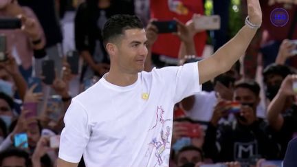 En Arabie Saoudite, l'arrivée de Cristiano Ronaldo dans le championnat national, à Al-Nassr, provoque l'excitation de tout un pays. (FRANCEINFO)