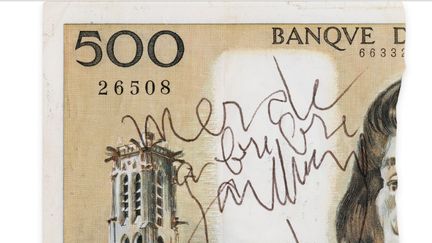 Le demi-billet de 500 francs signé Gainsbourg vendu aux enchères chez Sotheby's le 18 juin 2019. (Sotheby's)