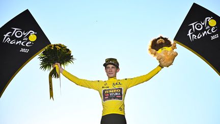 Le Danois Jonas Vingegaard, vainqueur du Tour de France 2022, le 24 juillet à Paris.&nbsp; (MARCO BERTORELLO / AFP)