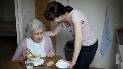 La d&eacute;mence, dont la maladie d'Alzheimer, est l'un des plus grand d&eacute;fis de sant&eacute; publique avec 44 millions de cas dans le monde, un nombre qui devrait tripler d'ici 2050 avec le vieillissement rapide de la population. ( GETTY IMAGES )