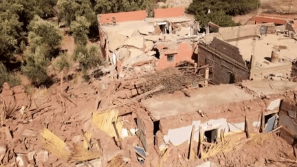Les pertes humaines dans les villages au plus proche de l’épicentre du séisme qui a frappé le Maroc vendredi 8 septembre sont innombrables. Des familles ont été décimées et les Marocains sur place creusent à main nue pour tenter de sauver des vies. (franceinfo)