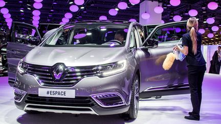 &nbsp; (Sur le stand Renault, la vedette est le nouvel Espace, qui quitte l'univers des monospaces dont il fut à l'origine il y a 30 ans pour se rapprocher de celui des 4x4 ©  Maxppp)