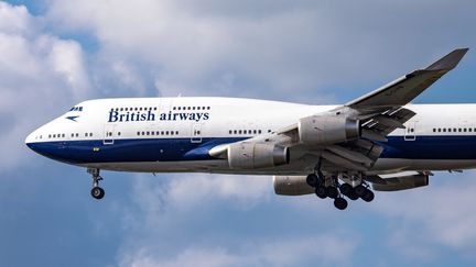 Un Boeing 747 de la compagnie British Airways,&nbsp;laquelle a annoncé le 17 juillet 2020 le retrait de sa flotte de ce modèle.&nbsp; (NICOLAS ECONOMOU / NURPHOTO / AFP)