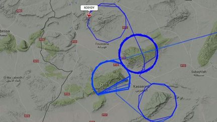 Capture d'&eacute;cran du site Flightradar24 montrant le vol d'un avion au-dessus de la Tunisie, jeudi 26 mars 2015. (FLIGHTRADAR24 / FIRAS KEFI)