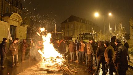 Dès jeudi soir, les agriculteurs ont mené des actions dans le Finistère, mais aussi dans la Manche, le Calvados et l'Orne. D'autres ont poursuivi les manifestations vendredi à Rennes.