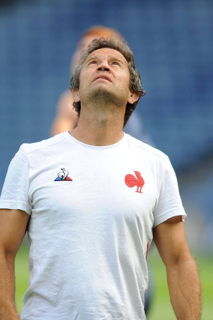 Fabien Galthié, entraîneur adjoint des Bleus, lors d'un entraînement à Murrayfield (Ecosse), le 23 août 2019. (DAVID GIBSON / FOTOSPORT / REX / SIPA / SHUTTERSTOCK)