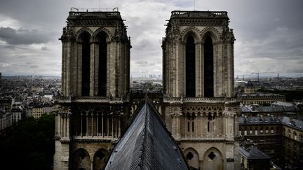 Une photo du toit de Notre-Dame de Paris, le 28 juin 2017. (MARTIN BUREAU / AFP)