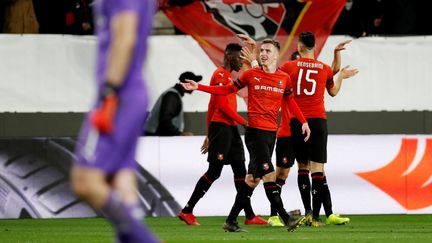 Benjamin Bourigeaud fête un des buts de Rennes face à Arsenal, le 7 mars 2019, à Rennes. (PAUL CHILDS / REUTERS)