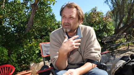 Le réalisateur Christophe Ruggia sur le tournage du film&nbsp;"Dans la tourmente", le 28 septembre 2010 à Martigues (Bouches-du-Rhône). (MAXPPP)