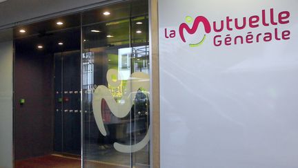 L'entrée de la "Mutuelle Générale" à Paris. (PIERRE VERDY / AFP)