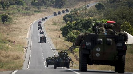 Des blind&eacute;s fran&ccedil;ais arrivent en Centrafrique depuis le Cameroun, le 6 d&eacute;cembre 2013. (FRED DUFOUR / AFP)