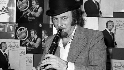 Le clarinettiste britannique Acker Bilk (février 1977)
 (Photoshot / MAXPPP)