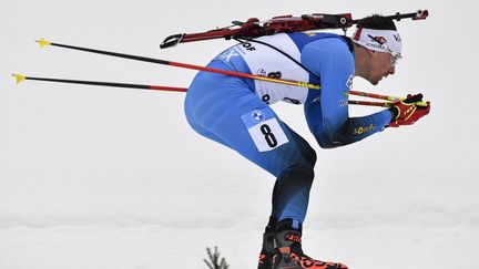 Fabien Claude lors de la poursuite d'Oberhof en Allemagne.  (TOBIAS SCHWARZ / AFP)