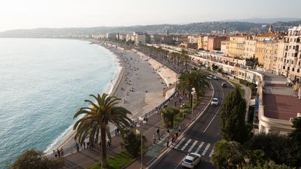 La promande des Anglais à Nice (Alpes-Maritimes), le 30 octobre 2017. (J?RG CARSTENSEN / DPA / AFP)