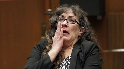 Sherri Lynn Wilkins apprend sa condamnation au tribunal de Los Angeles (Etats-Unis), le 12 juin 2014. (NICK UT / AP / SIPA)