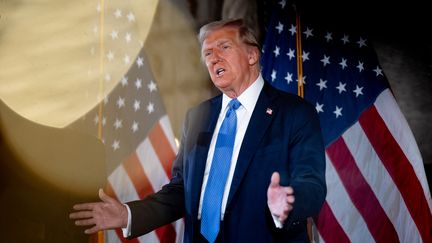 Le président élu des États-Unis, Donald Trump, s'exprime lors d'une conférence de presse à Mar-a-Lago, le 16 décembre 2024 à Palm Beach, en Floride. (ANDREW HARNIK / GETTY IMAGES NORTH AMERICA via AFP)