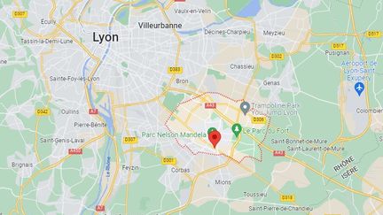 Des restes humains ont été retrouvés dans une canalisation d'un immeuble résidentiel près de Lyon, à Saint-Priest dans le Rhône. (FRANCE INFO / RADIO FRANCE)