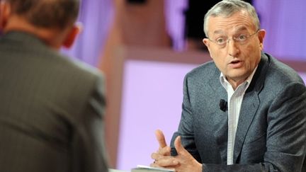 L'ancien ministre centriste François Léotard, au "Grand Journal", le 13 mars 2008 à Paris (AFP/MIGUEL MEDINA)