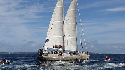 La goélette Tara de retour à Lorient (Morbihan), le 15 octobre 2022 (OLIVIER EMOND / FRANCEINFO / RADIO FRANCE)