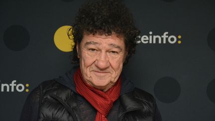 Le musicien, acteur, auteur, compositeur et interprète québécois, Robert Charlebois, à Paris, en 2018. (JEAN-CHRISTOPHE BOURDILLAT/RADIO FRANCE)