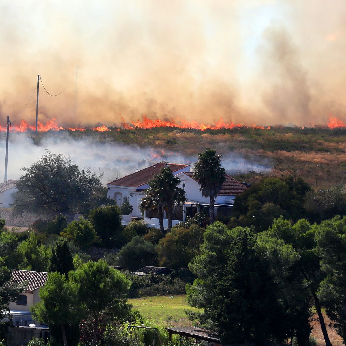 Incendie Dans Les Bouches Du Rhone C Est Notre Second Incendie D Ampleur En Vingt Jours S Attriste Le Maire De Port De Bouc