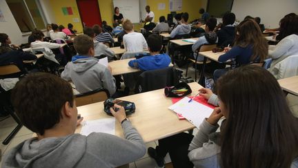 Les enseignants sont appel&eacute;s &agrave; la gr&egrave;ve, le 19 mai 2015, et &agrave; descendre dans la rue, pour protester contre la r&eacute;forme du coll&egrave;ge port&eacute;e par Najat Vallaud-Belkacem (photo d'illustration). (  MAXPPP.)