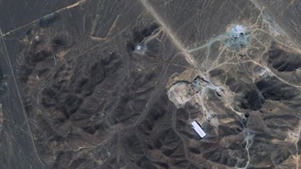 Image satellite montrant le site supposé de la seconde usine iranienne de retraitement d'uranium près de Qom (© AFP PHOTO- DIGITALGLOBE - HO)