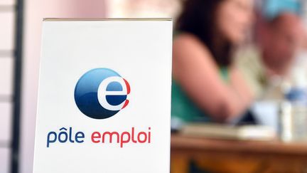 Jordan Bardella, l'eurodéputé RN a raison lorsqu'il affirme qu'il y a "60&nbsp;000 demandeurs d'emploi de plus" depuis l'élection d'Emmanuel Macron. (CEDRIC JACQUOT / MAXPPP)