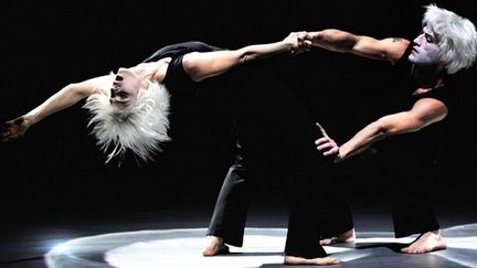 Marie-Claude Pietragalle et Julien Derouault dans leur duo de "M. et Mme Rêve"
 (PHILIPPE HUGUEN / AFP)