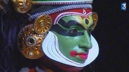 Armor India fait découvrir la magie du Kathakali au public breton
 (Culturebox)