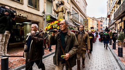 Une procession religieuse pour implorer la pluie, organisée par le diocèse de Perpignan (Pyrénées-Orientales), le 18 mars 2023 (JC MILHET / HANS LUCAS / AFP)