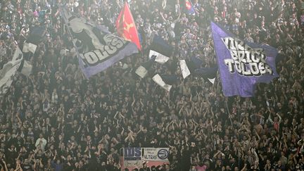 Les supporters toulousains à Lisbonne, le 15 février 2024. (MAXPPP)