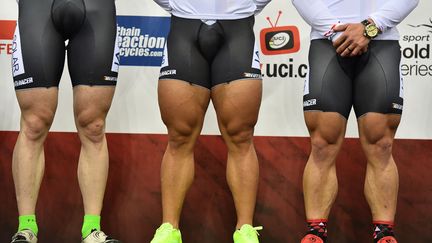 Les jambes de l'&eacute;quipe allemande de cyclisme sur piste &agrave; l'occasion des championnats du monde de la discipline &agrave; Londres (Royaume-Uni), le 5 d&eacute;cembre 2014. (BEN STANSALL / AFP)